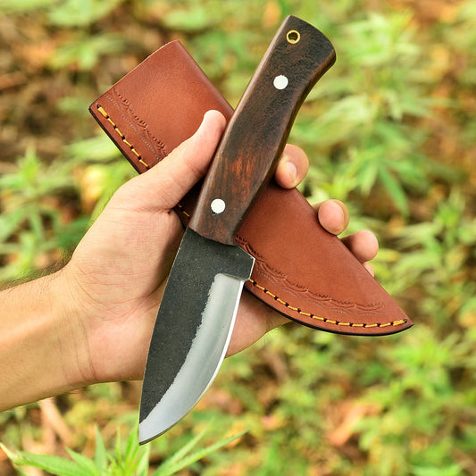 Bushcraft Knife, Hunting Knife, Sharp Blade, Comes with Damascus Leather