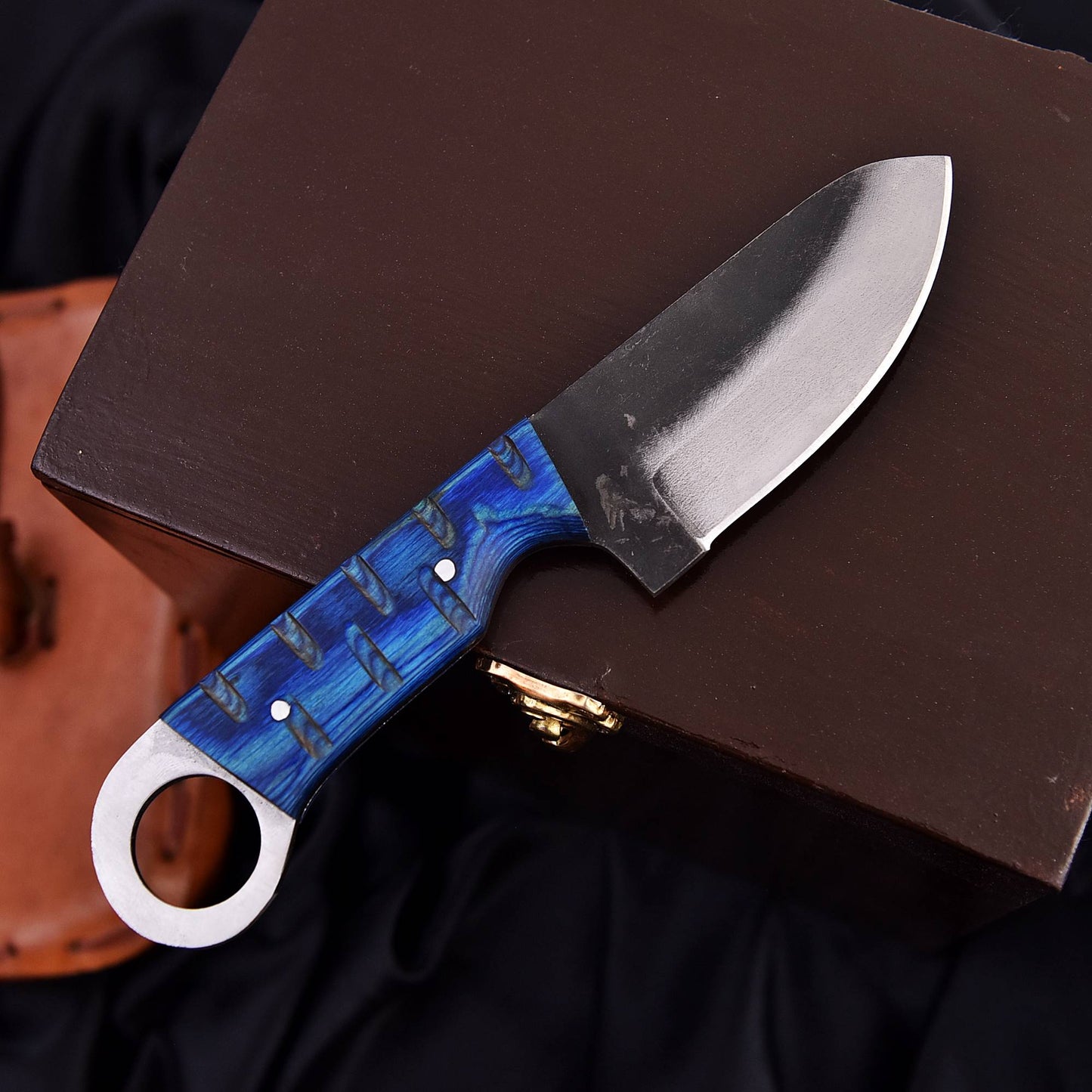 Fixed Blade Knife | Steel Hunting Knife | Razor-Sharp Blade | Strong Grip